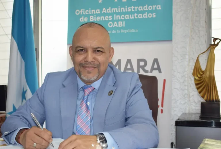 OABI Entrega Más de 5 Millones de Lempiras al IHSS por Bienes Incautados a Ciudadana Chilena 9 MArco Zelaya OABI.jpg