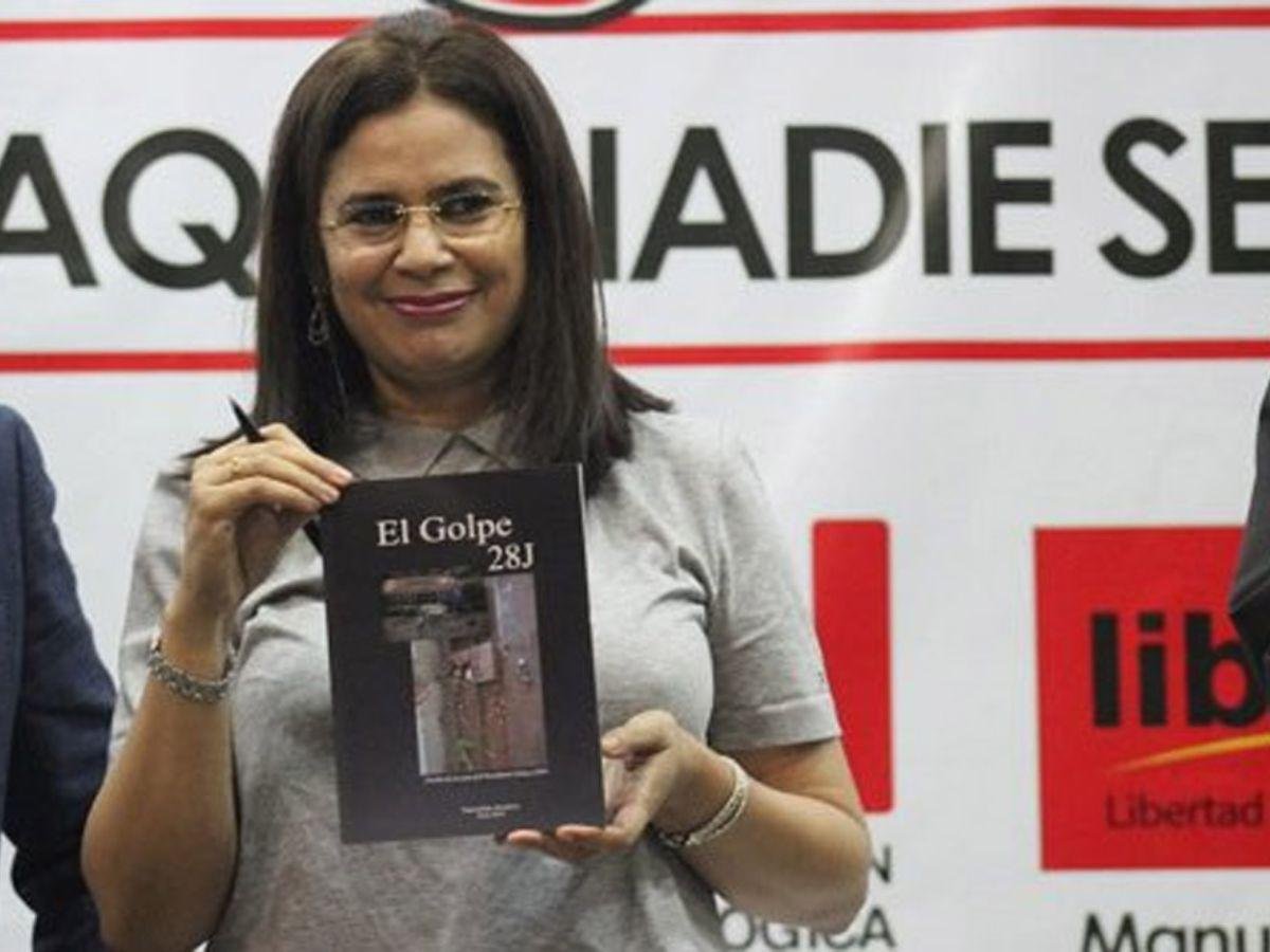 Gobierno impone lectura obligatoria del libro “El Golpe 28-J” en centros educativos de Honduras 1 2 10625685 20250430150708