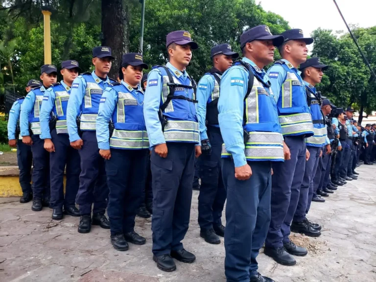 Tegucigalpa bajo resguardo: más de 1,500 policías custodiarán marchas del 1 de Mayo 15 Agentes DNVT.jpg