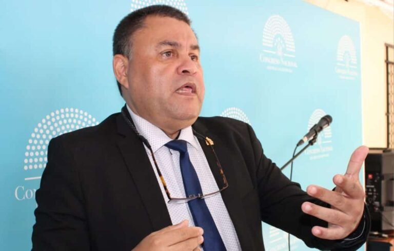 Diputado Carlos Umaña exige que Conatel justifique registro biométrico de chips ante el Congreso 1 Carlos Umana