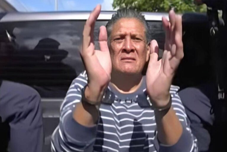 Esdras Lopez enchachado 1