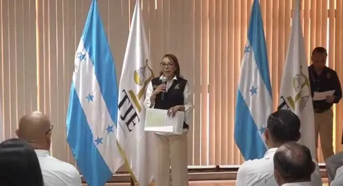 Tensiones postelectorales obligan al TJE a revisar votos en Guanaja 1 MIRIAM TJE.jpg