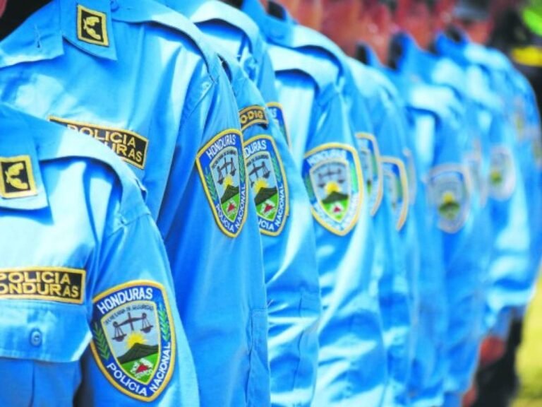 Subcomisario de Policía enfrenta requerimiento fiscal por maltrato y discriminación hacia dos oficiales con discapacidad 7 PoliciaX 050117 EH1032381 MG116694717