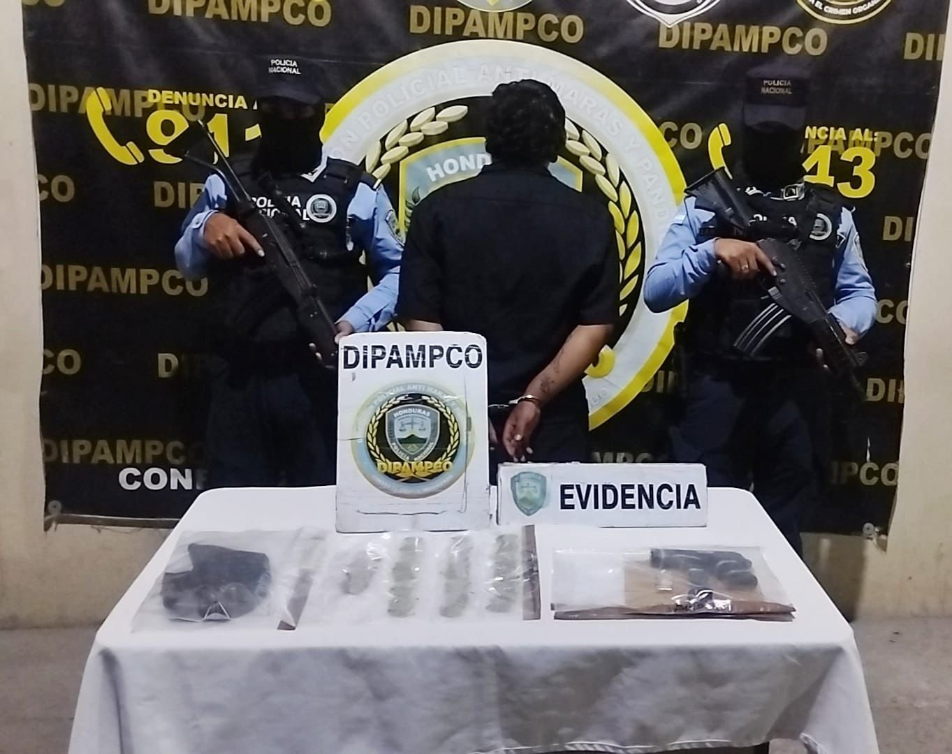 Capturan a «El Zorro», presunto miembro de la Pandilla 18, en Comayagüela con armas y droga 1 WhatsApp Image 2025 04 04 at 10.22.54 AM