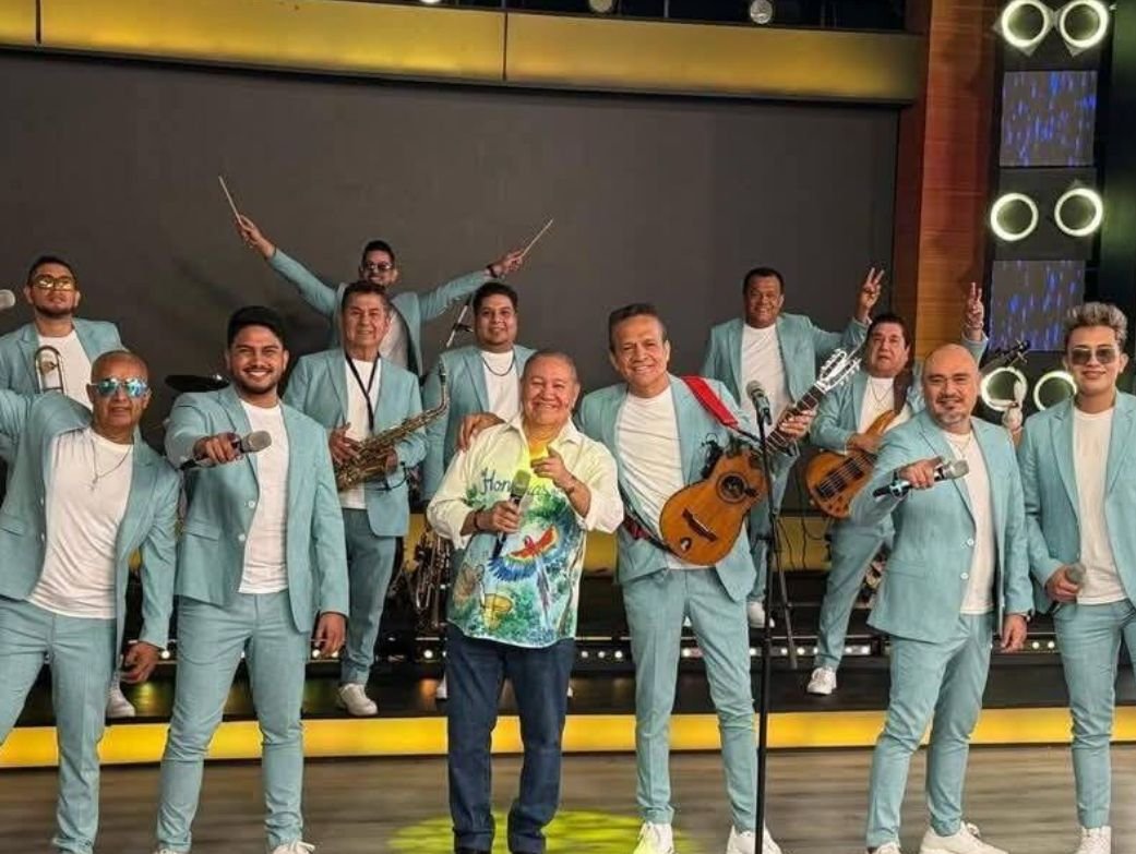 Pilo Tejeda hace vibrar México con su “Sopa de Caracol” en el programa Hoy 1 WhatsApp Image 2025 04 25 at 10.42.03
