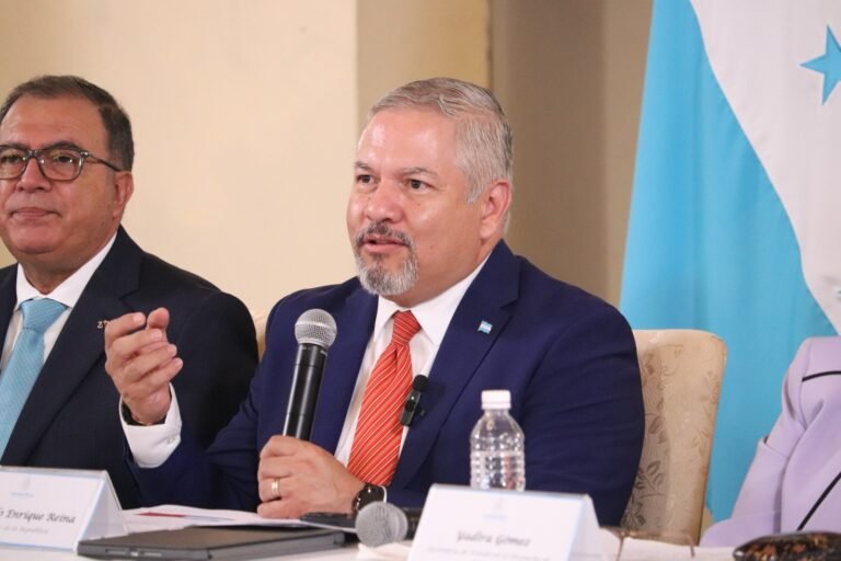 Gobierno de Honduras podría renegociar el CAFTA tras el aumento de aranceles de Estados Unidos 13 cancilleroctubre13