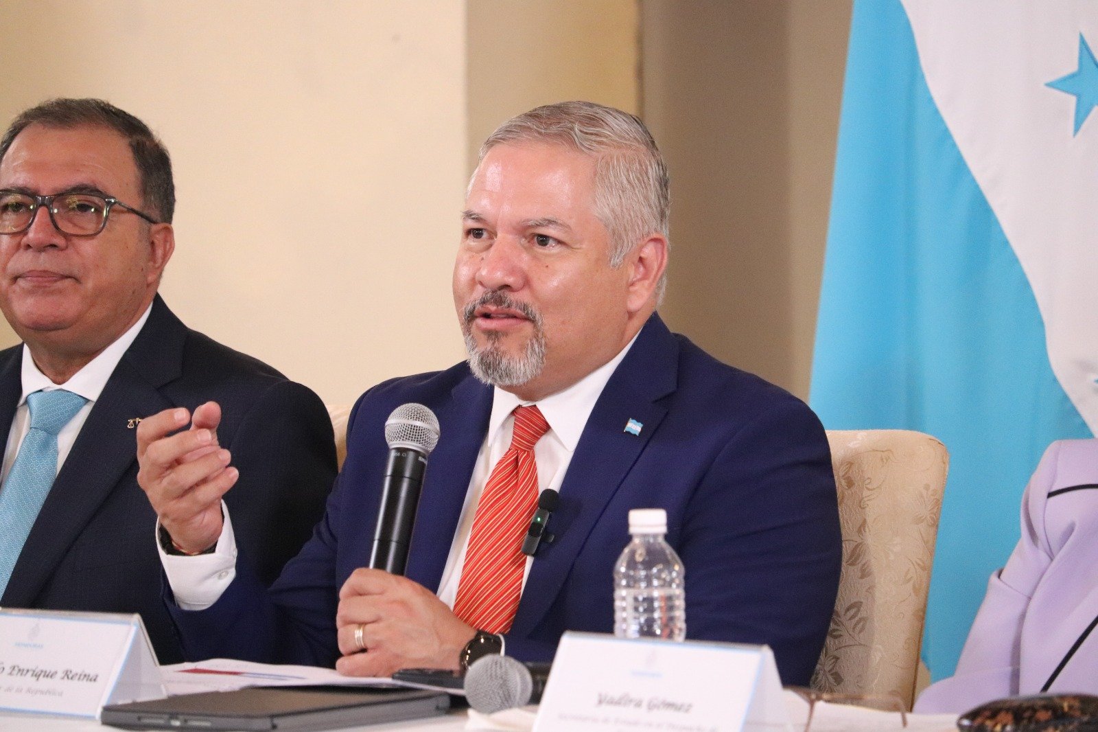 Gobierno de Honduras podría renegociar el CAFTA tras el aumento de aranceles de Estados Unidos 1 cancilleroctubre13