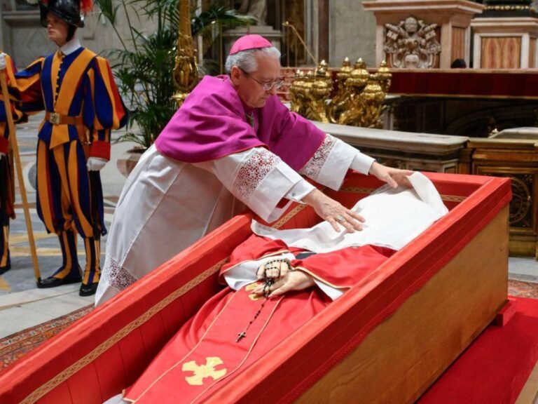 ceremonia cierre de feretro papa fra 10572108 20250425153537