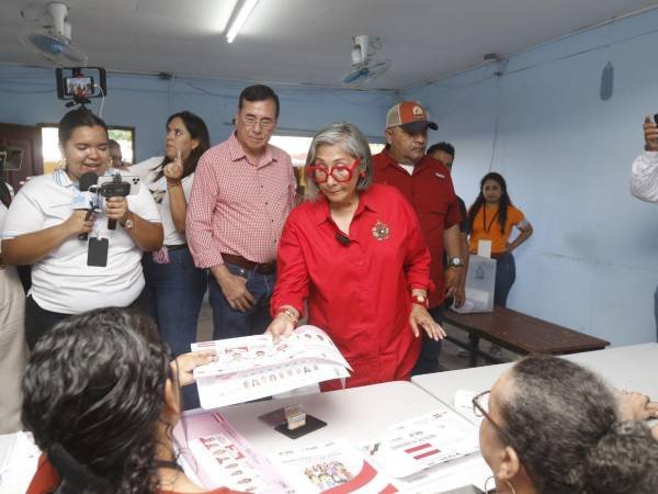 Maribel Espinoza denunciará a Hugo Noé Pino por impedirle presentar moción en el Congreso 1 maribel espinoza 10537079 20250422095200