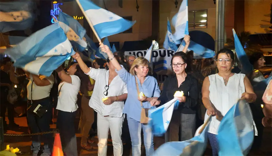 Ciudadanos en Vigilia por la Democracia: “Honduras Unida” Exige Declaratoria de Elecciones Primarias 1 vigilia civica democracia institucionalidad.jpg