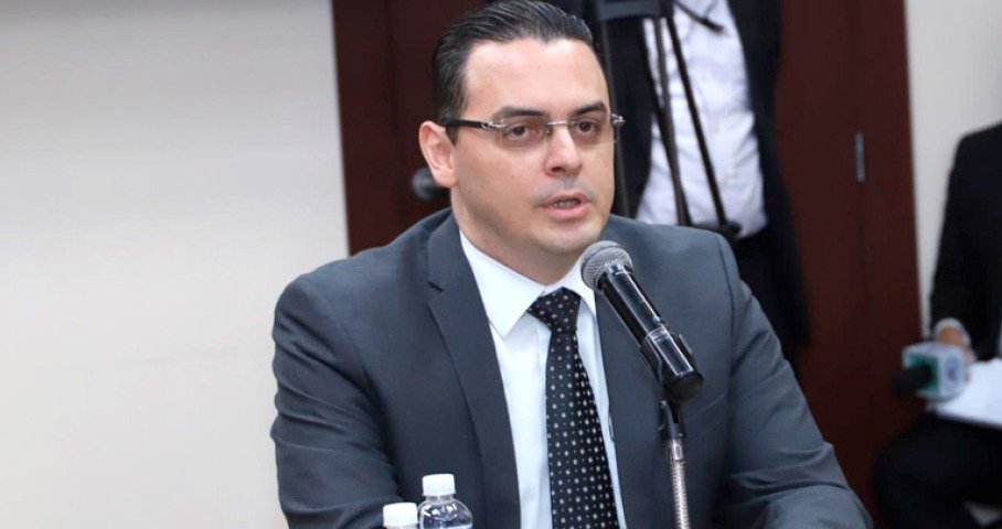 Kelvin Aguirre alerta que divisiones en el CNE ponen en riesgo las elecciones de noviembre 1 Aguirre