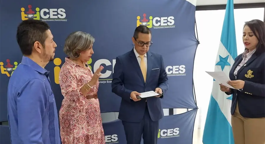 Anabel Gallardo asume presidencia del CES y lanza mensaje claro: “Dialogar no es ceder, es construir país” 1 Anabel Gallardo presidencia CES.jpg
