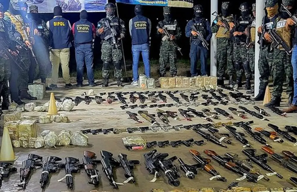 Incautan más de 120 armas tras decomiso de lanchas “Go Fast” en Gracias a Dios 1 Arsenal La Mosquitia.jpg