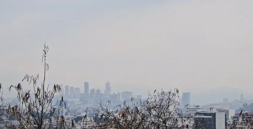 Densa nube de humo envuelve Tegucigalpa debido a incendios forestales 1 Capa de Humo Tegucigalpa LaTribuna