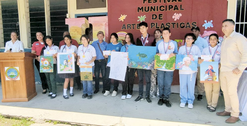 Jóvenes brillan con su talento en el II Festival Municipal de Artes Plásticas en Tela 1 Festival de artes 2