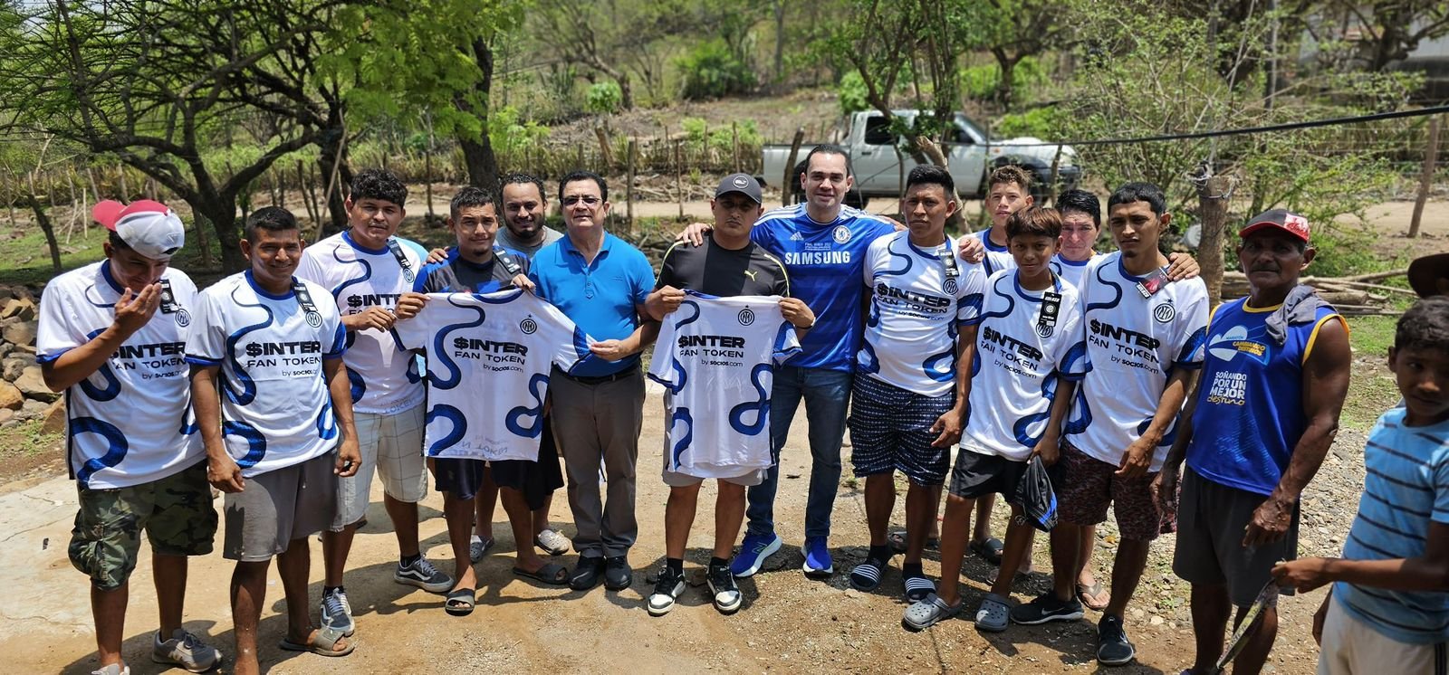Tommy Zambrano impulsa el deporte en Valle con entrega de uniformes a equipos locales 1 WhatsApp Image 2025 05 05 at 10.38.56