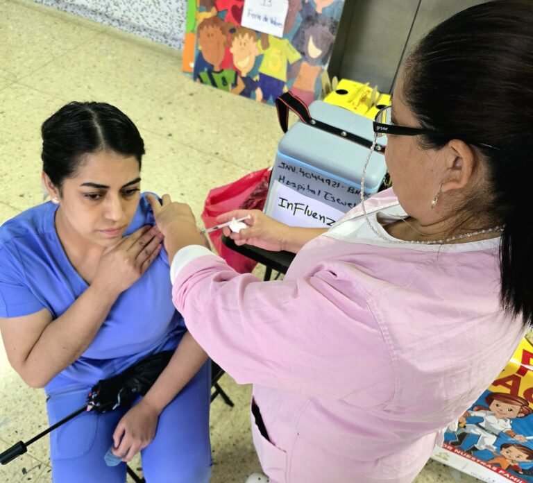 Hospital Escuela inicia vacunación gratuita contra la influenza estacional 23 WhatsApp Image 2025 05 13 at 10.44.46