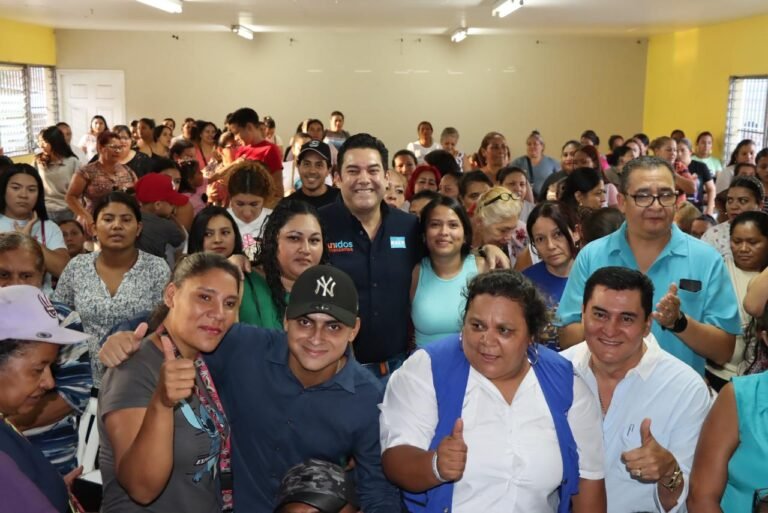 Celebran el Día de la Madre en el sector T2 de Villanueva con mensaje de fuerza y unidad nacionalista 15 WhatsApp Image 2025 05 17 at 00.10.04