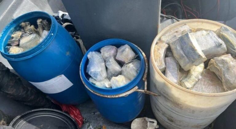 Golpe al narcotráfico en Brus Laguna: incautan lanchas rápidas y arsenal de armas 3 WhatsApp Image 2025 05 26 at 14.10.40 1 e1748292521673