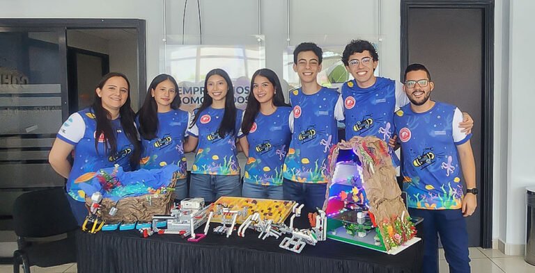 Estudiantes de escuela bilingüe hondureña representarán al país en competencia internacional de robótica en Sudáfrica 1 alumnos de la escuela americana viajan a sudafrica a participar en el first lego league open africa 1