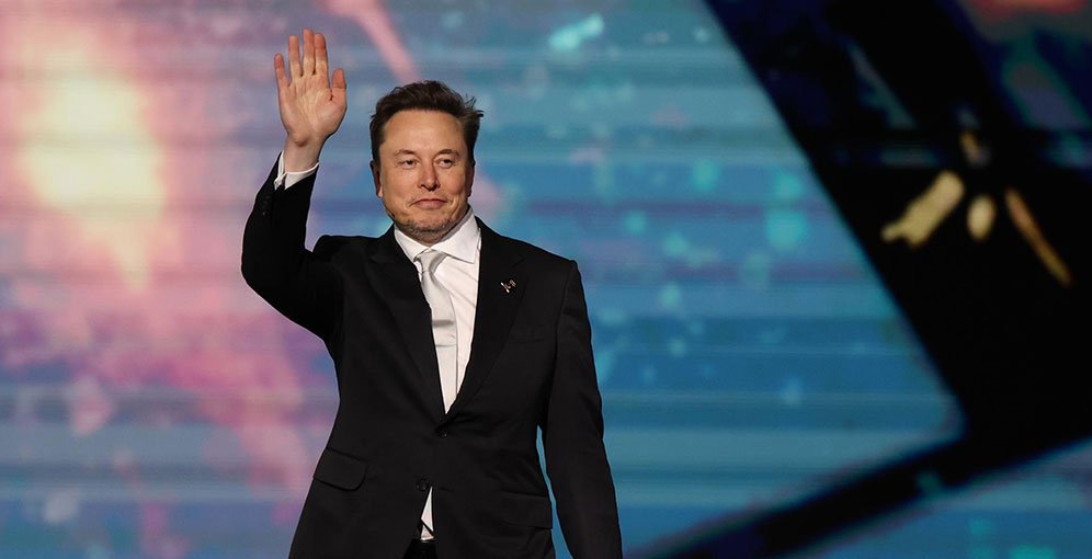Elon Musk y Telegram negocian alianza para integrar inteligencia artificial Grok 1 elon musk y el dueno de telegram negocian un acuerdo de ia para la red de mensajeria