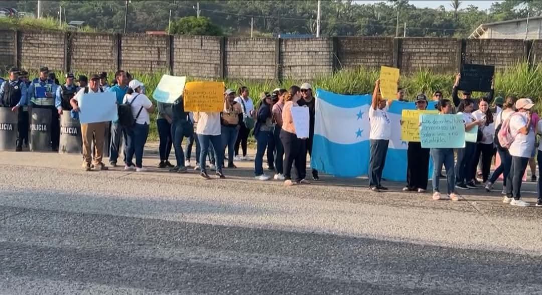 Maestros PROHECO al borde del colapso: sin sueldo desde hace cuatro meses 1 maestros proheco