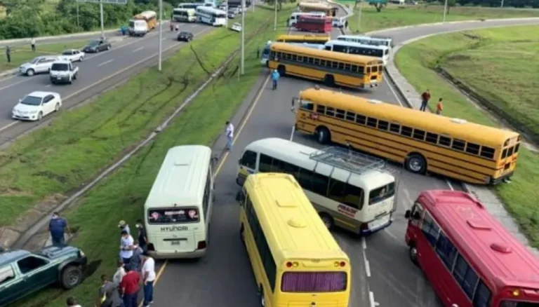 Transportistas frenan paros tras pago parcial del bono compensatorio 20 transportistas protestas.jpg