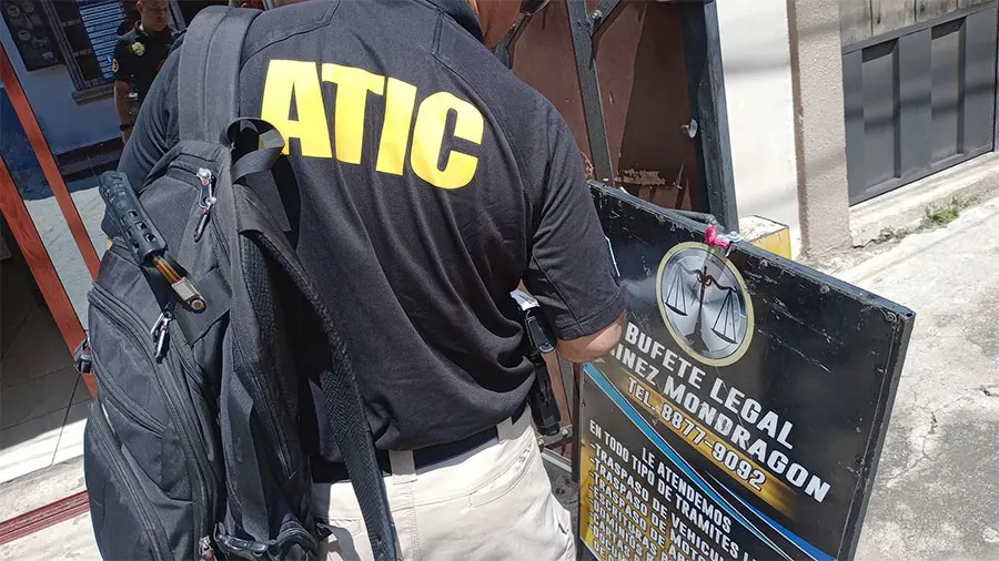 Desmantelan red que falsificaba documentos notariales en tres departamentos de Honduras 1 ATIC Bufete.jpg