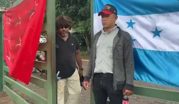 Militantes de Libre exigen respeto y empleo digno en la SAG 1 COLECTIVOS DE LIBRE.jpg 2