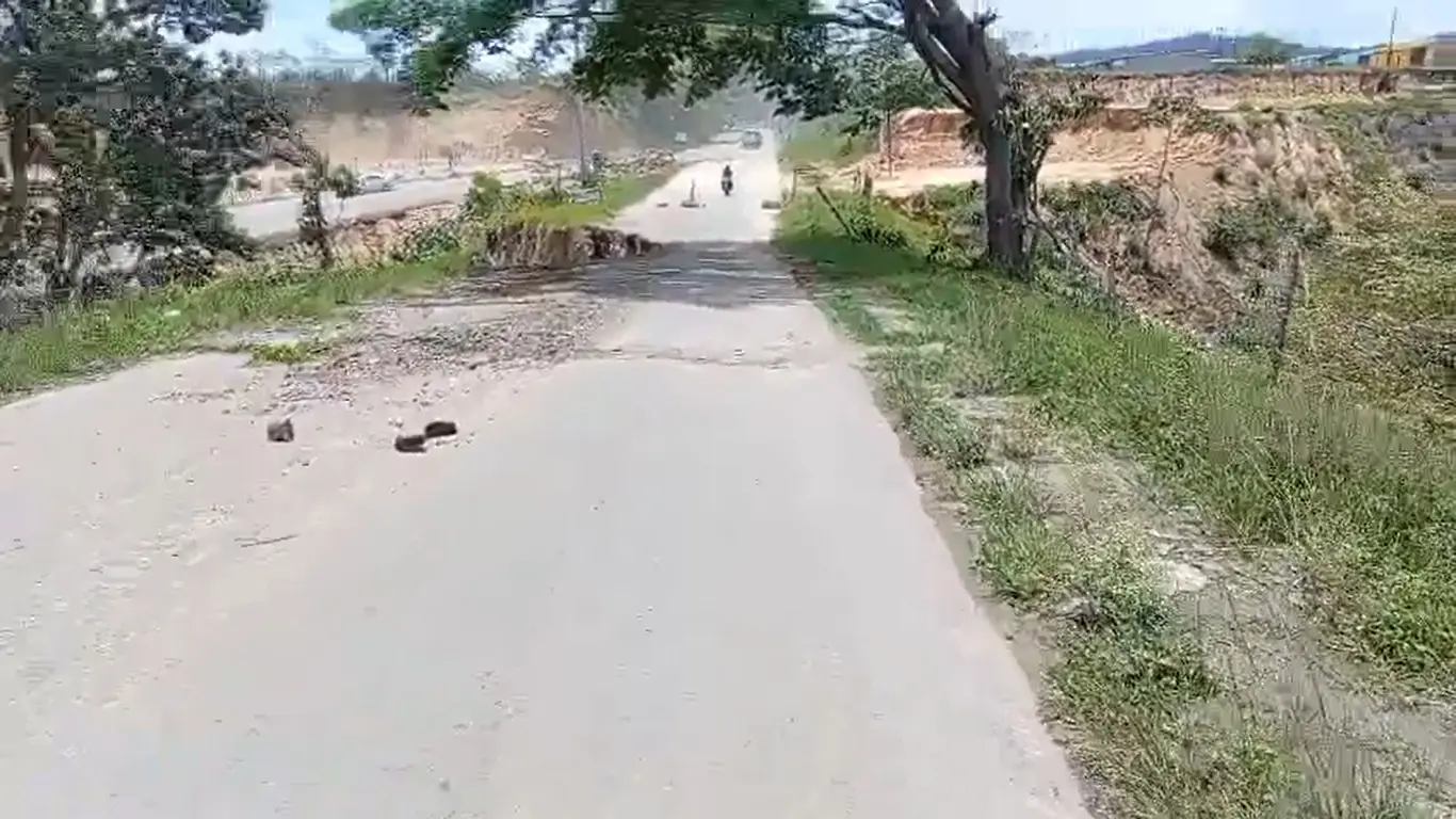 El Paraíso podría quedar incomunicado por abandono de la Panamericana 1 Carretera Panamericana.jpg