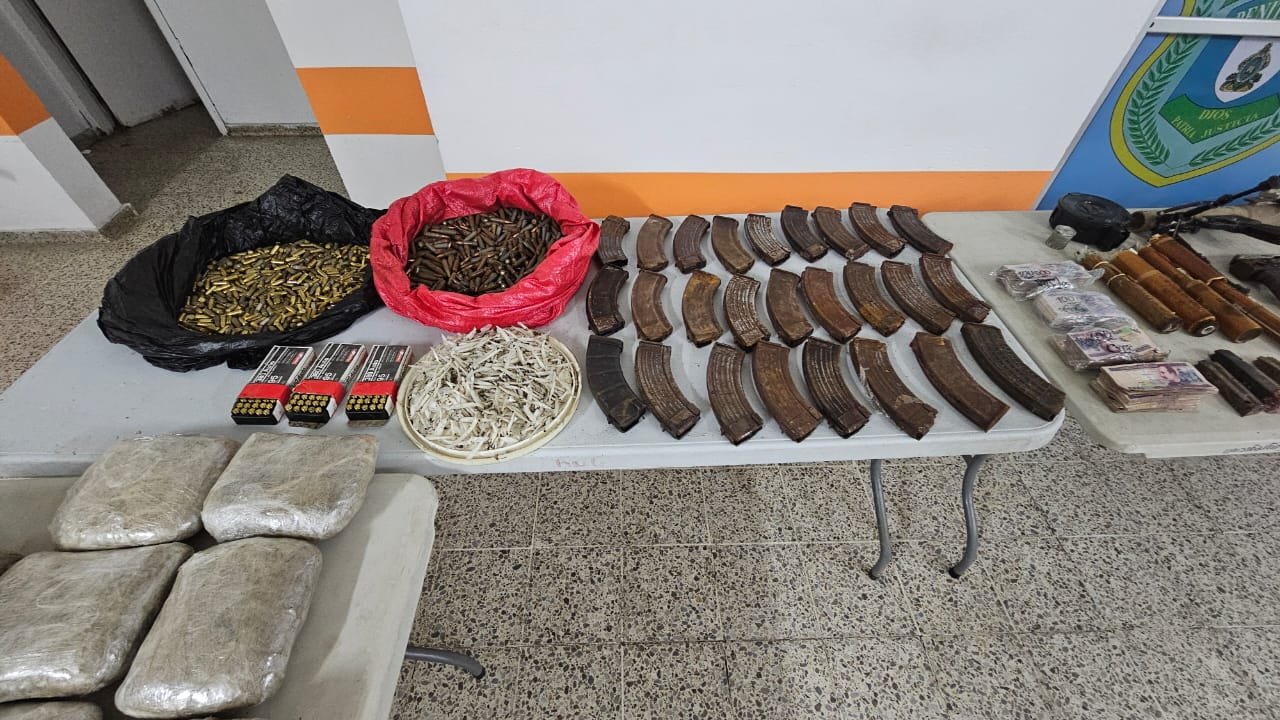 Descubren arsenal antitanque, drogas y L400 mil en caleta del penal de Támara 3 GsmUy5BW0AASO1y