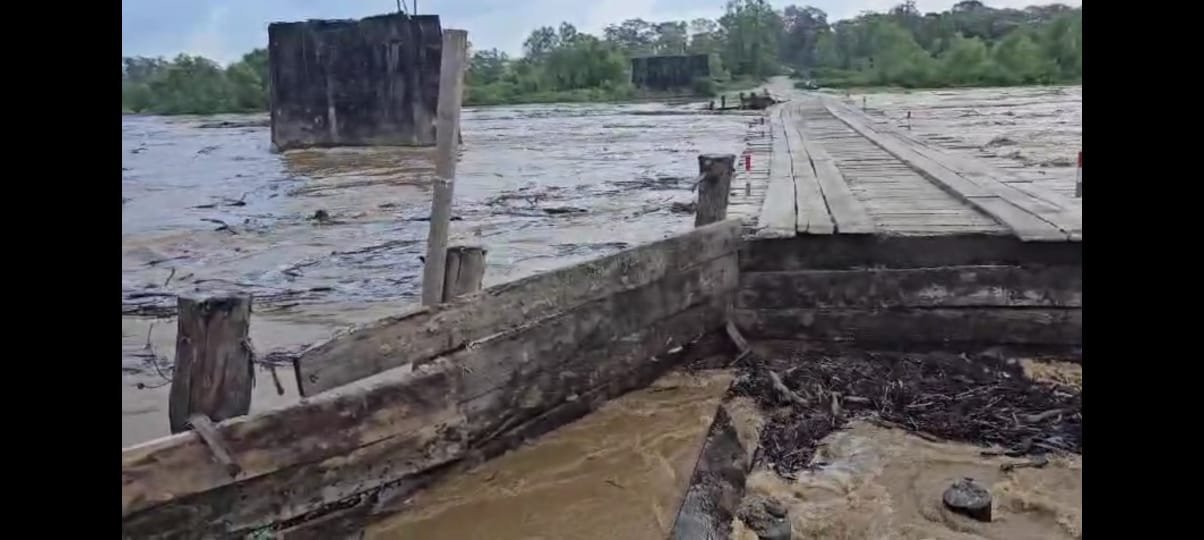 Otra vez abandonados por el Estado: comunidades garífunas temen quedar bajo el agua 1 PUENTE IRIONA