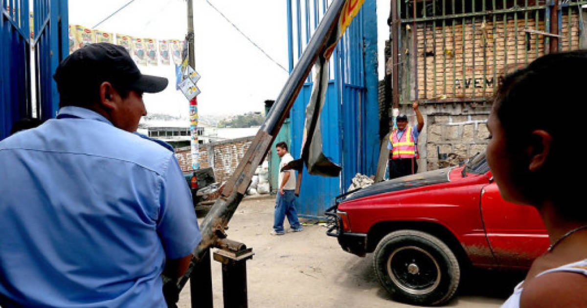 Empresarios hondureños pagan 8 mil millones al año en seguridad privada porque el Estado no cumple 1 Pais 146119 0 EH581306 MG120764930