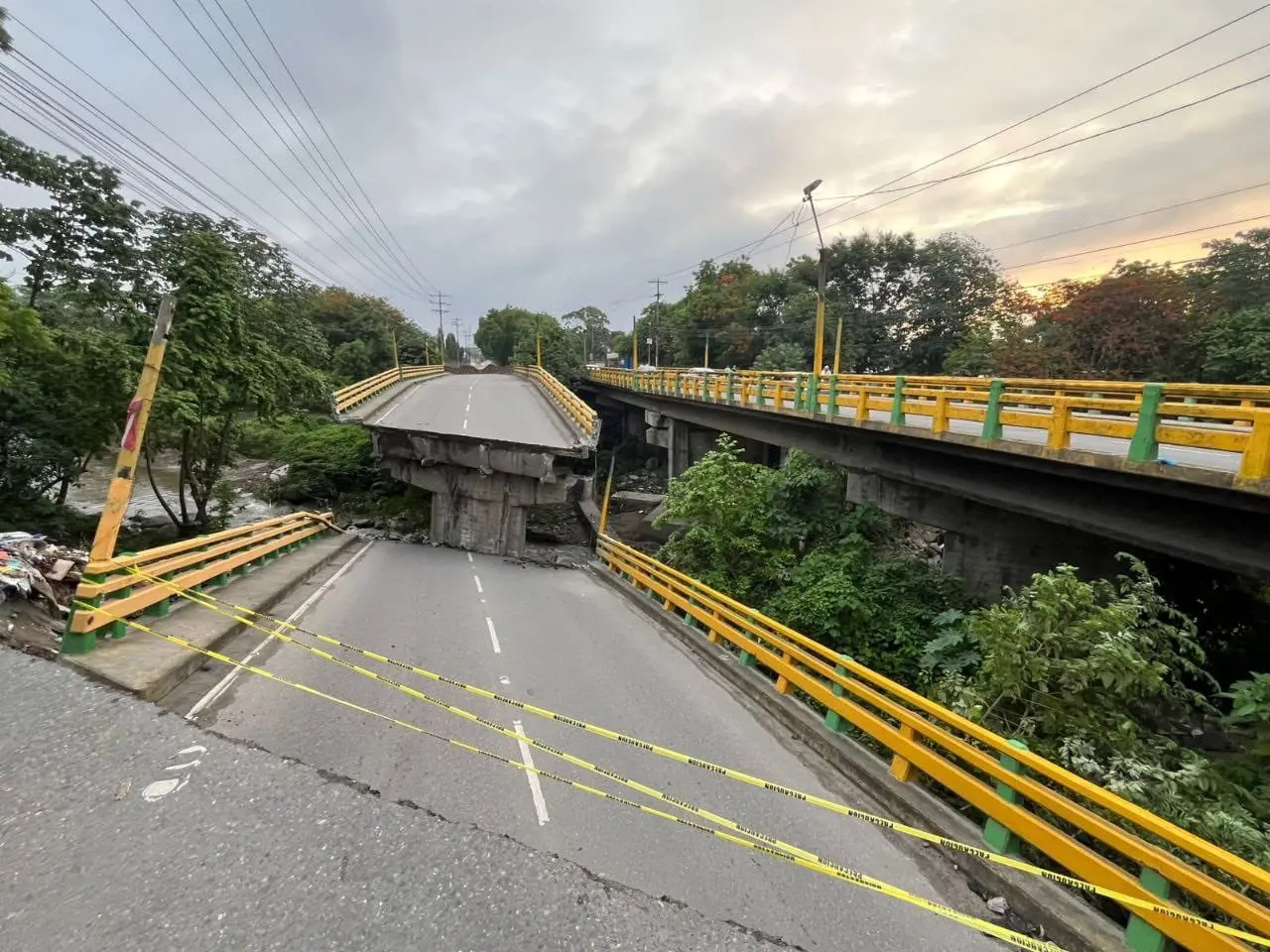 San Pedro Sula habilita paso provisional en La Brisa tras colapso de puente 1 Puente colapso SPS.jpg