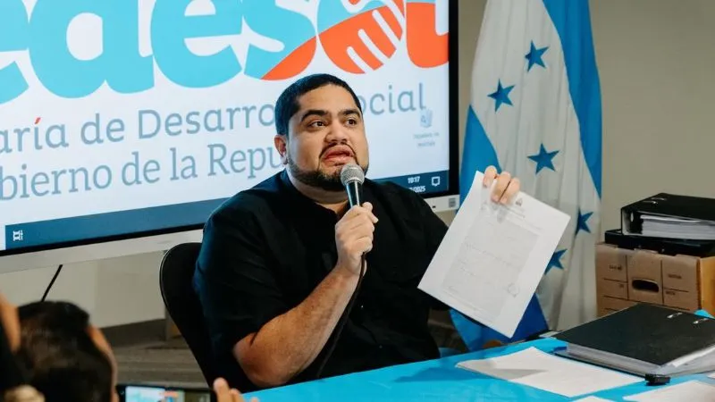 Gobierno hondureño oficializa salida de José Carlos Cardona tras controversia en Sedesol 1 RENUNCIA JOSE CARLOS CARDONA