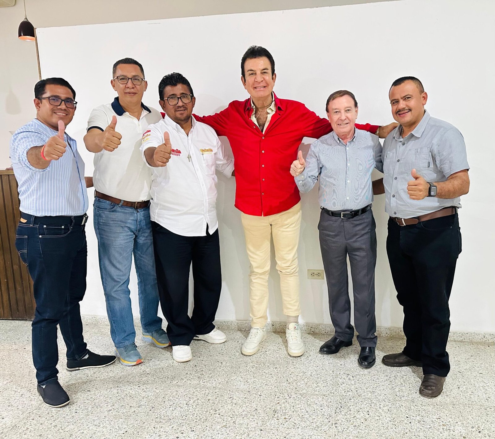 Nasralla se reúne con alcaldes de Comayagua y Siguatepeque para coordinar acciones electorales 1 Salvador Nasralla se reune con alcaldes de Comayagua y Siguatepeque 2048x1817 1