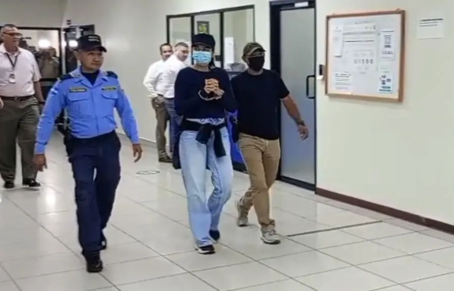 Admiten apelaciones contra sobreseimiento de odontóloga acusada de asesinar a su hija 1 Tesla Paola Aleman.jpg