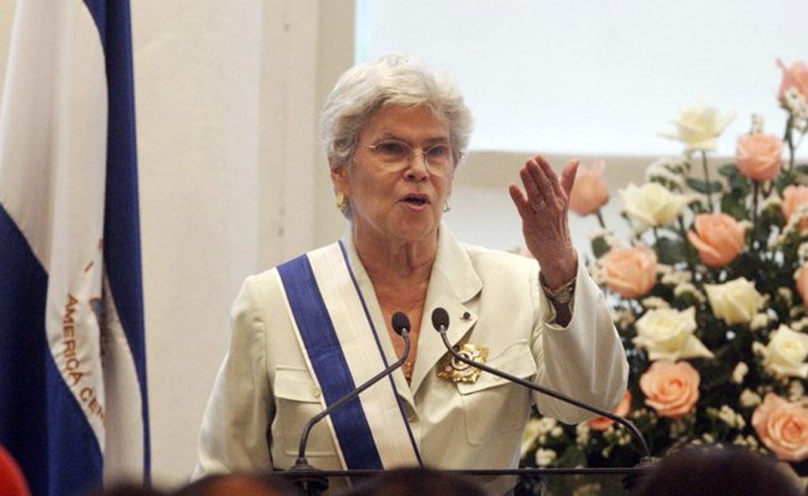 Fallece la expresidenta Violeta Barrios de Chamorro, primera mujer elegida democráticamente en América 1 Violeta Chamorro