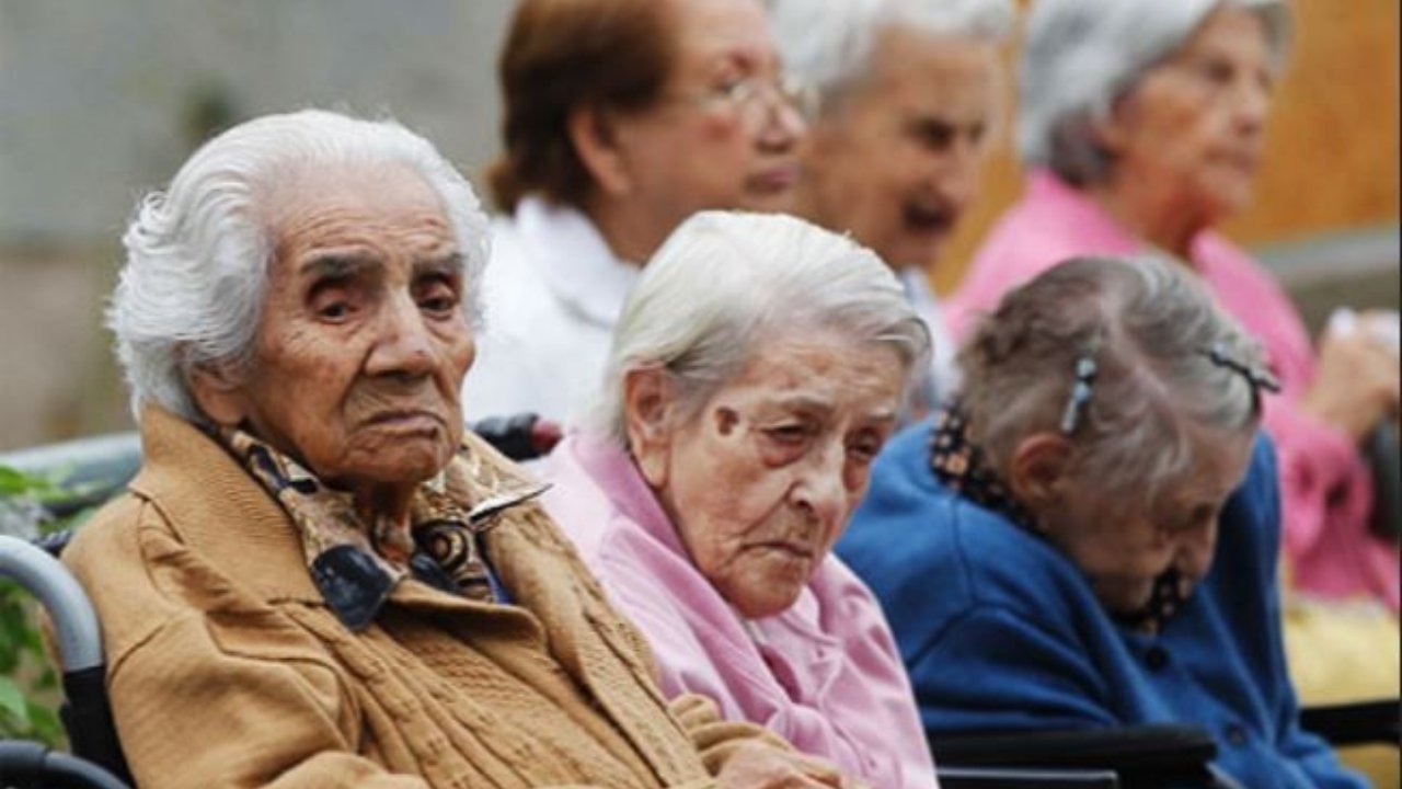 Congreso Nacional aprueba descuentos en servicios e impuestos para adultos mayores 1 c6cc113310e800f0a86240943d3ef012 2
