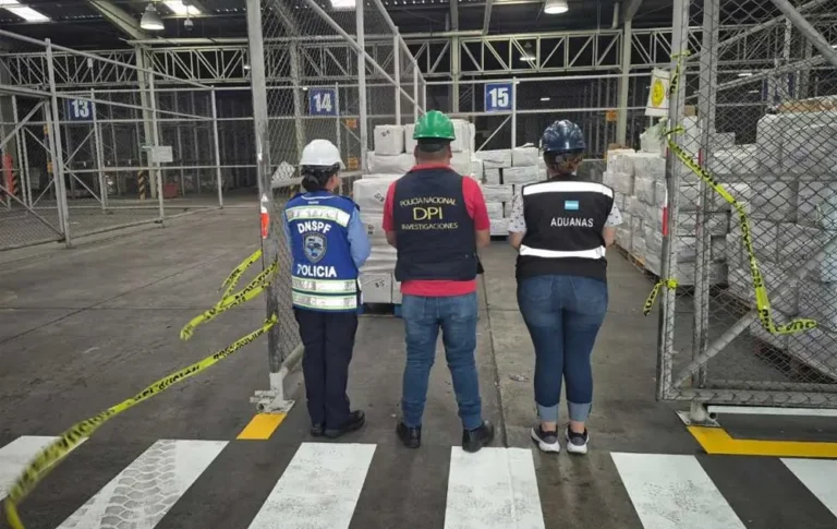 Detectan millonario cargamento de tenis falsos en Puerto Cortés 18 contrabando chino1.jpg