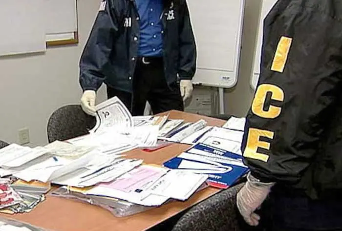 Joven hondureño deportado tras cita rutinaria con ICE en Estados Unidos 1 ice documentos.jpg