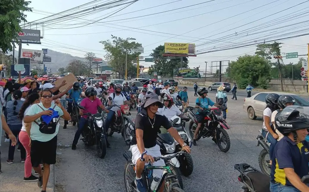 Inversionistas de Koriun buscan representante para recuperar su dinero 1 marcha aportantes Koriun.jpg
