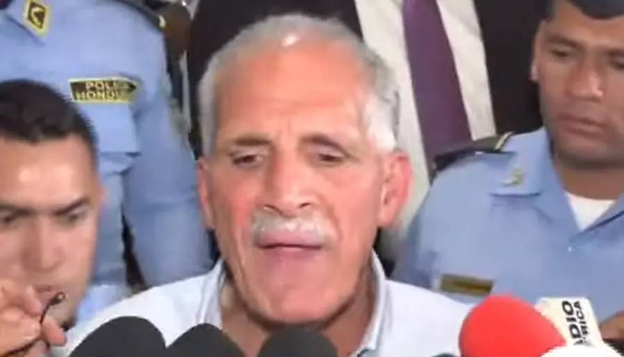 Tito Asfura reclama a diputados nacionalistas por ausencias en votación clave del Congreso 1 nasry asfura 2.jpg