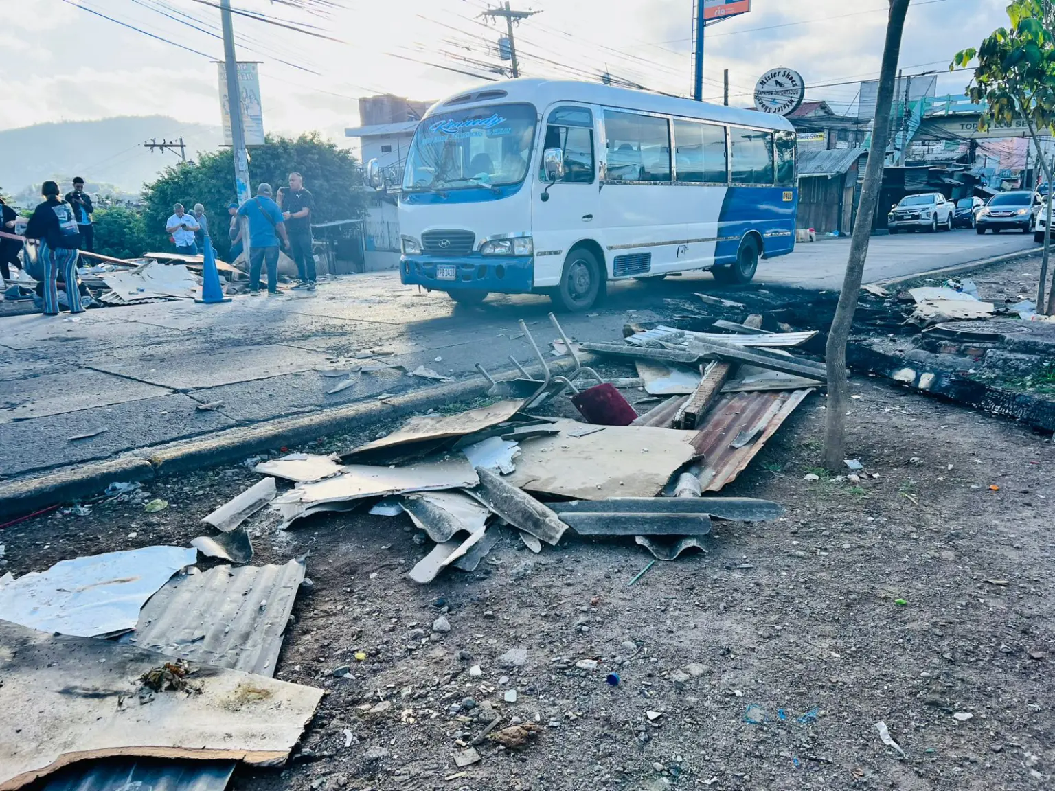 Comerciantes del Zonal Belén estallan contra la Alcaldía por decomiso sorpresa 1 zonal belen cortesia