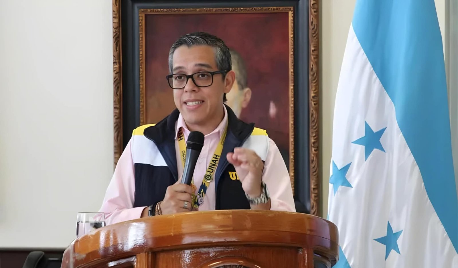 Rector de la UNAH sobre el CNE: “Cuando la mayoría decide, la otra parte debe morderse la lengua” 1 490369759 1122172863258302 5736760691408022839 n