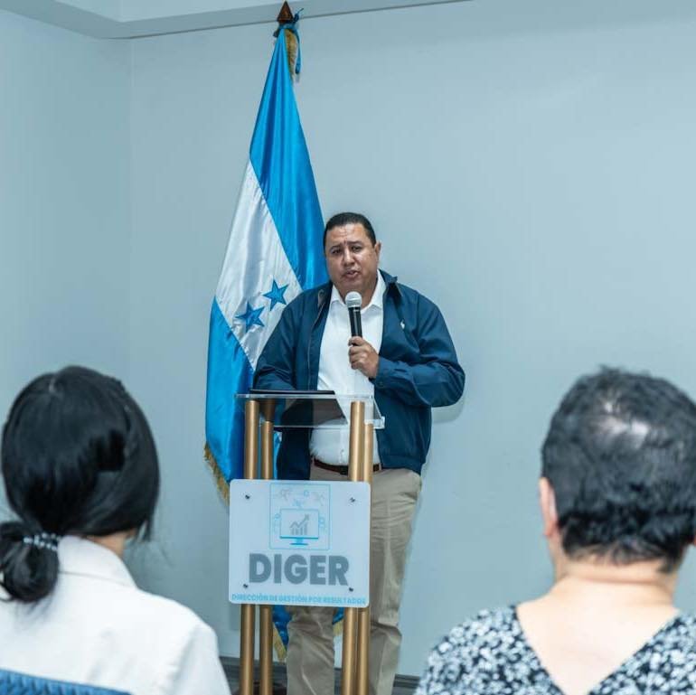 Tras escándalo en Sedesol, gobierno nombra nuevo director en Red Solidaria 1 508411549 1040500484934248 256543347630189610 n