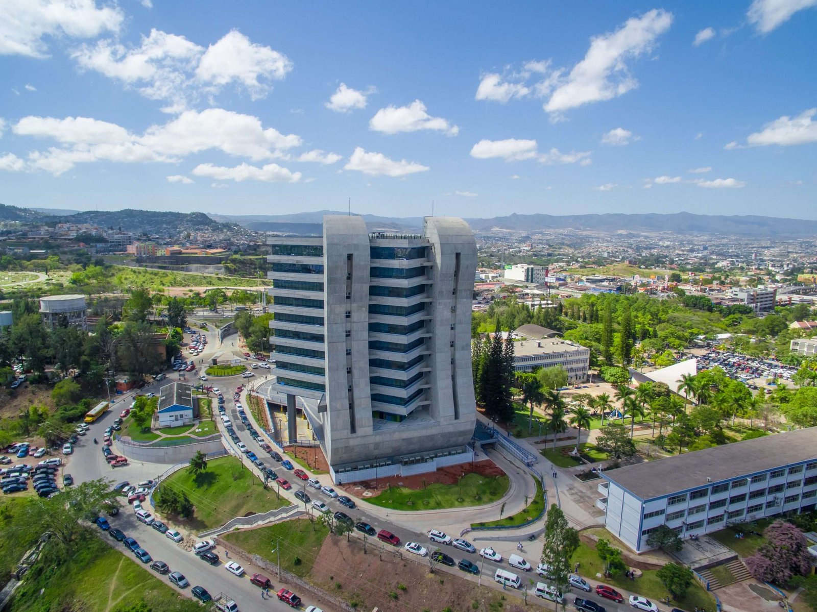 UNAH se desliga de fondos del Congreso Nacional y aclara no tener vínculo con subvenciones legislativas 1 ALMA MATTER UNIVERSIDAD scaled 1