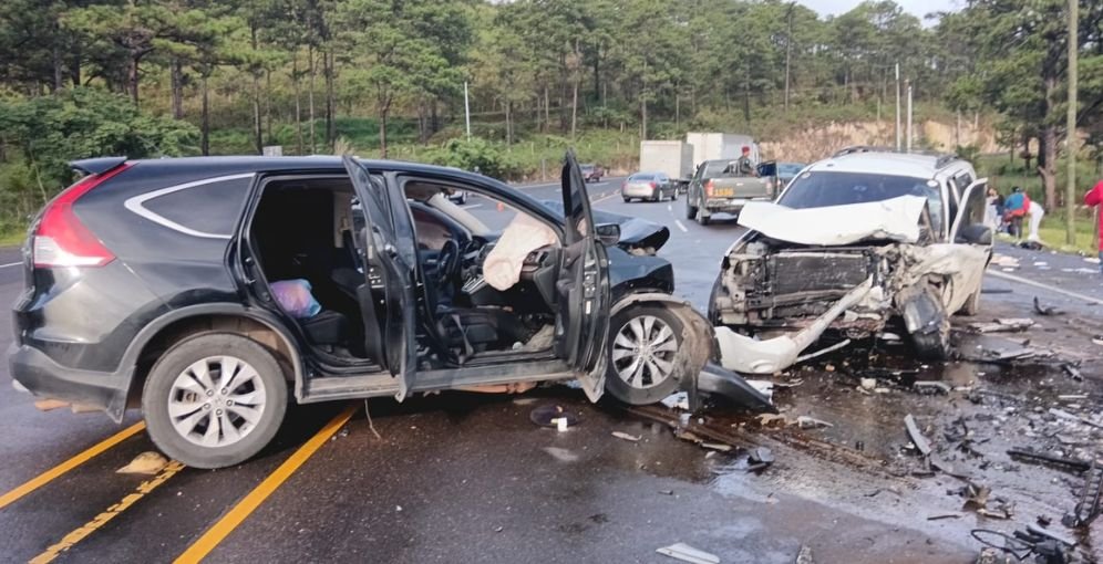 Brutal accidente en Zambrano deja varios heridos y severos daños materiales 1 Brutal accidente en Zambrano deja varios heridos y cuantiosas perdidas materiales