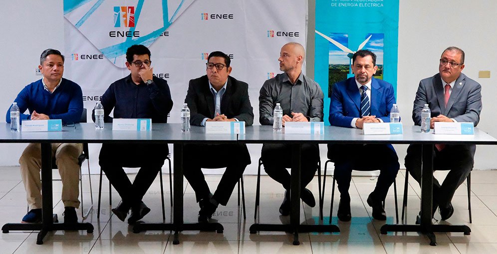 Rebaja del 10% en tarifa energética es técnica y no política, afirman expertos 1 COMISION REGULADORA