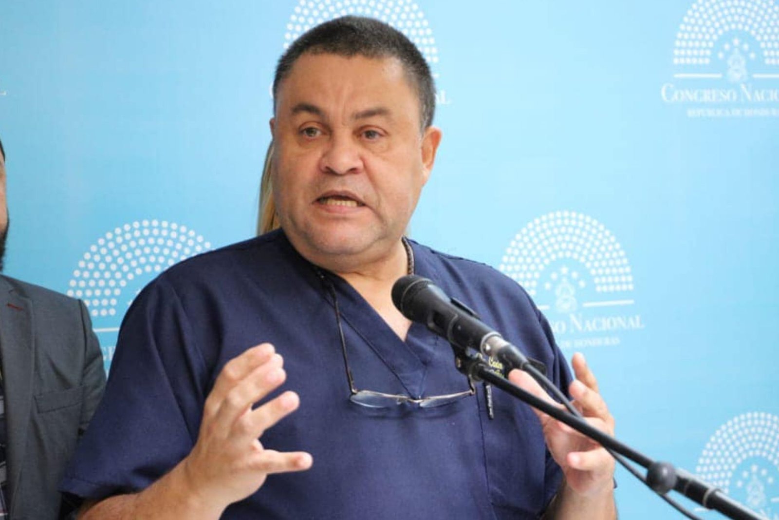 Carlos Umaña tilda de “desproporcionada” la medida de teletrabajo en el sector público 1 Carlos Umana